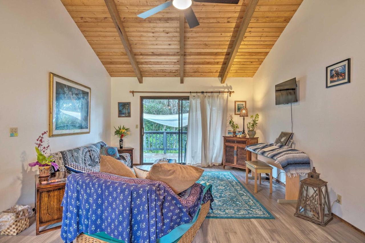 Peaceful Abode With Deck, 13 Mi To Black Sand Beach! Naalehu Exteriér fotografie